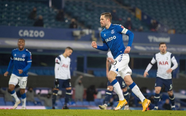 不但给球队 不但给球队